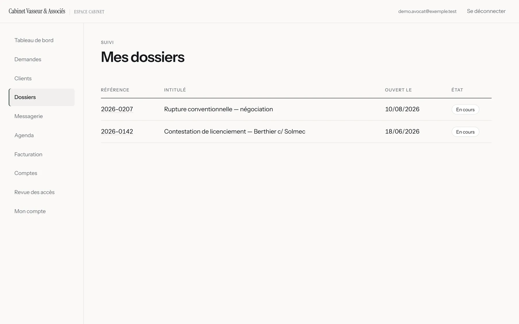 Les dossiers visibles sont ceux que la base autorise : rien n’est filtré côté application.
